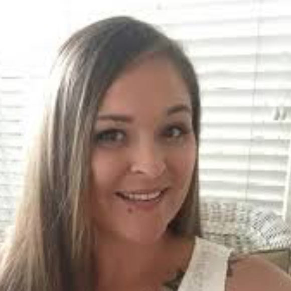 Meet your Posher, Katie - Picture 1 of 1